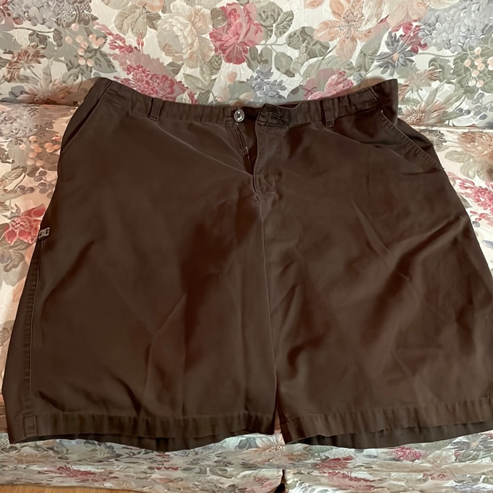 Men’s brown DC shorts